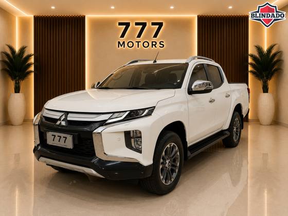 MITSUBISHI L200 TRITON 2.4 16V TURBO DIESEL SPORT HPE-S CD 4P 4X4 AUTOMÁTICO MITSUBISHI L200 TRITON 2.4 16V TURBO DIESEL SPORT HPE-S CD 4P 4X4 AUTOMÁTICO